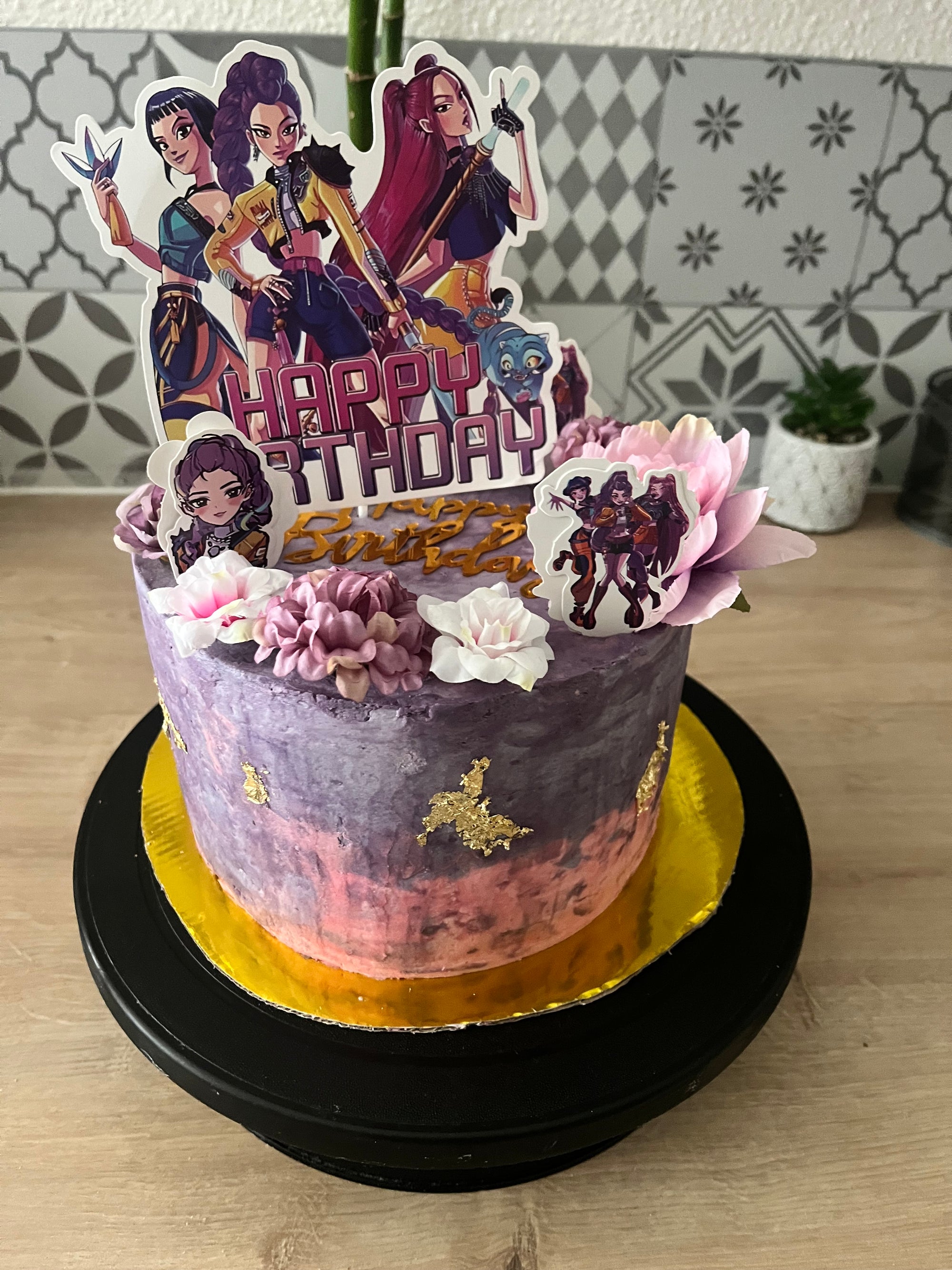 gateau kpop demon hunters deco personalisé